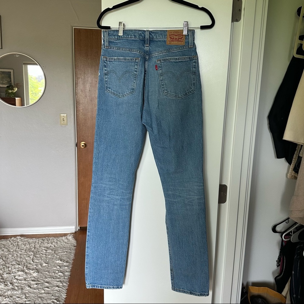 Levi’s 501 in medium wash